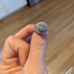 Gorgeous custom made engagement ring and band